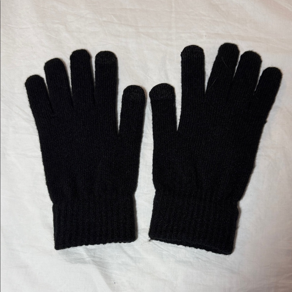Black Knit Gloves